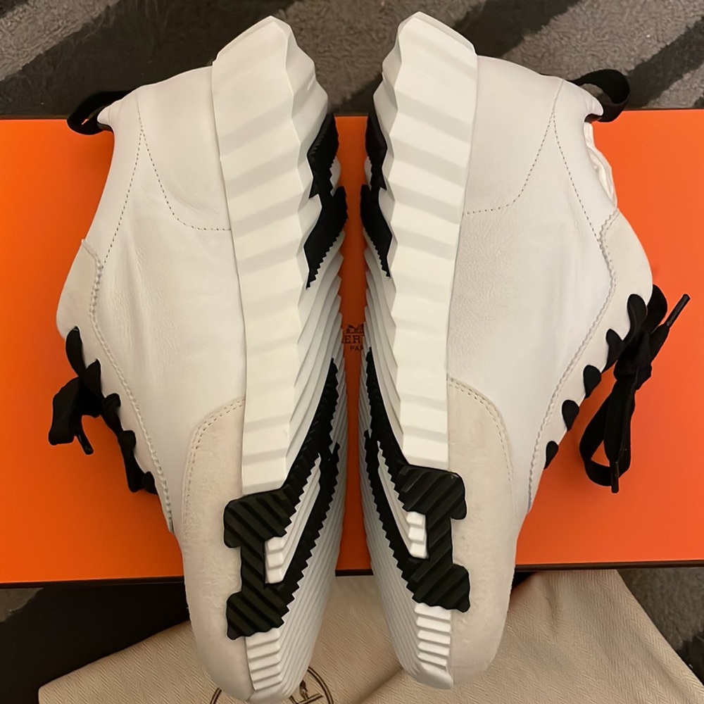 Authentic Hermes Classic H logo Leather sneakers - Picture 5 of 14
